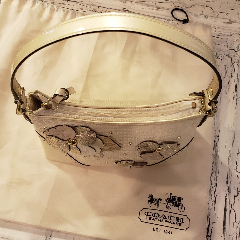 Coach Limited Edition Flowered Straw Bag 104 - Picture 9 of 16